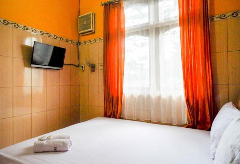 Urbanview Hotel Anugrah Kendal By Reddoorz