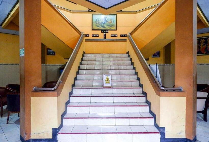 Urbanview Hotel Anugrah Kendal By Reddoorz