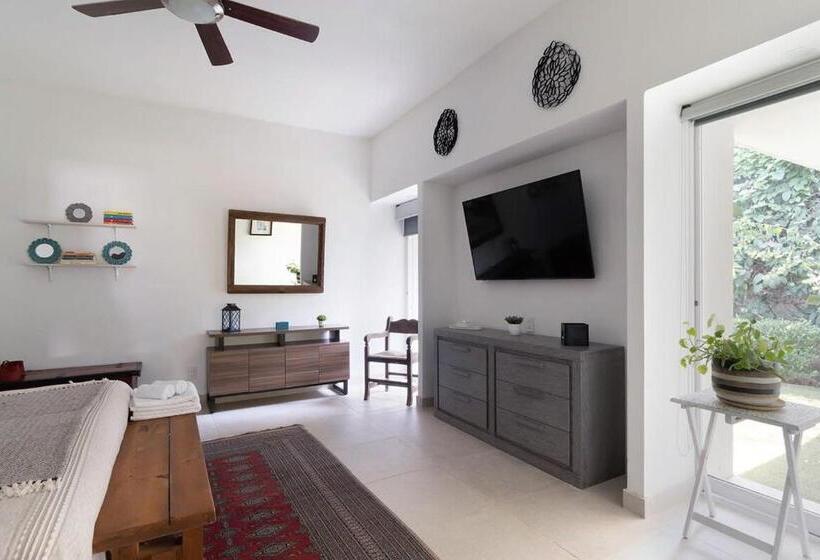 Welcome To Villa Cristy 3 Br 3 5 Wc In The La Floresta Area