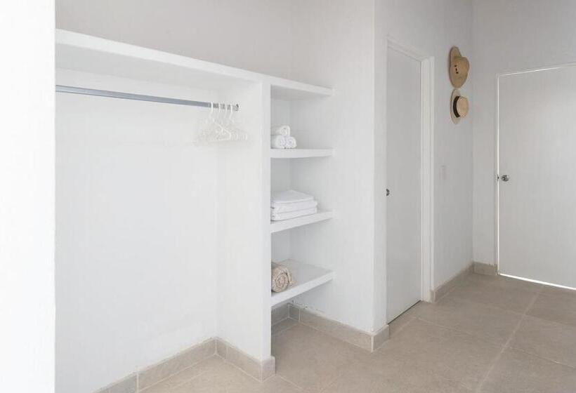 Welcome To Villa Cristy 3 Br 3 5 Wc In The La Floresta Area