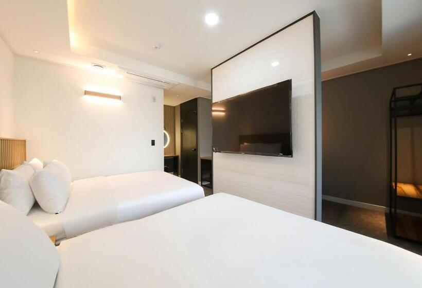 West In Hotel Yeosu