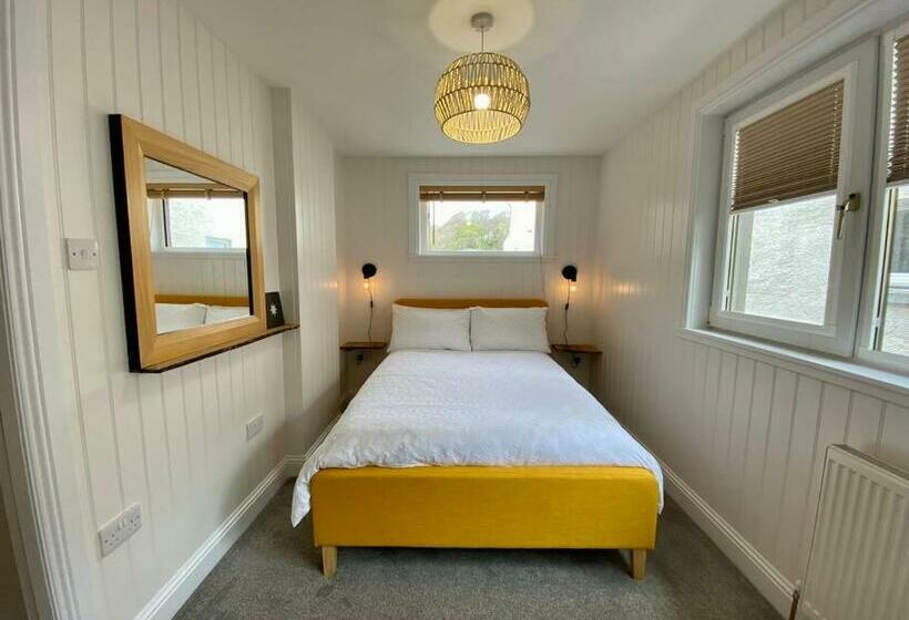 Westbay Seafront Apartment