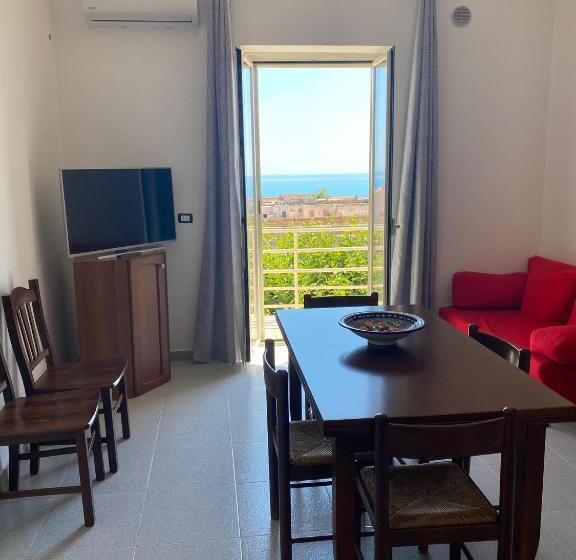 Albahome, Comoda Casa Vacanze Centralissima E Panoramica