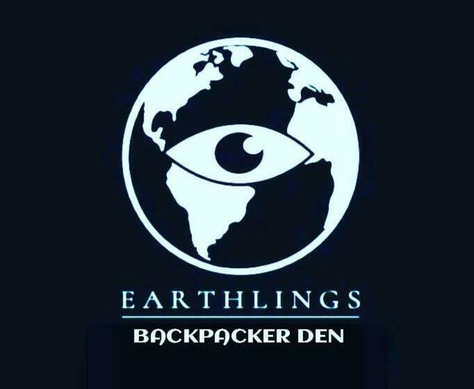 فندق صغير Earthlings Backpacker Den
