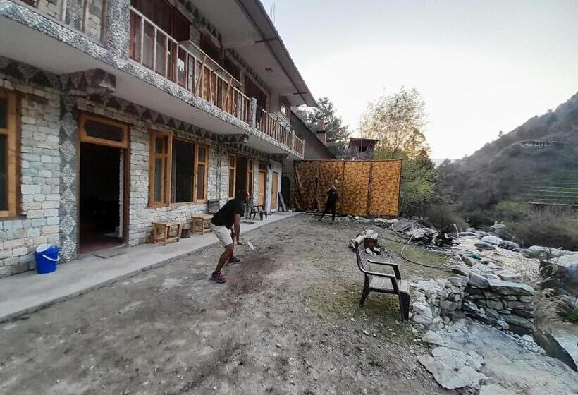 فندق صغير Earthlings Backpacker Den