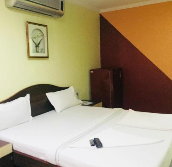 旅馆 Kingston Palace