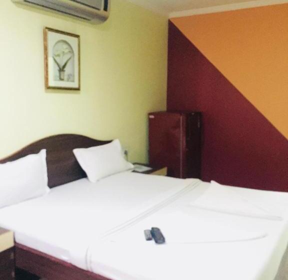 旅馆 Kingston Palace