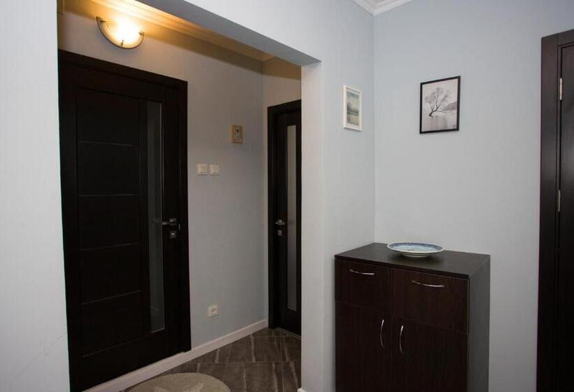Apartament Curat Si Confortabil Str. Ismail 86 In Centrul Chisinaului
