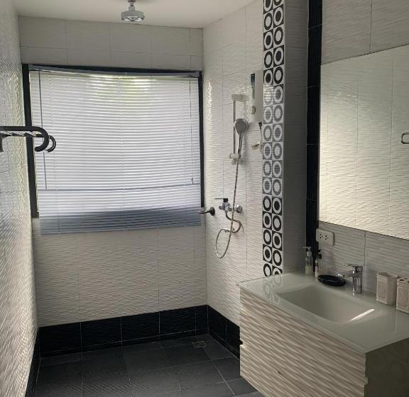تختخواب و صبحانه Bkl Pool Villa Pattaya