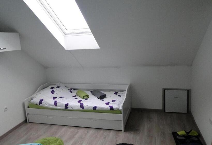 تختخواب و صبحانه Guesthouse Prenočišča širec