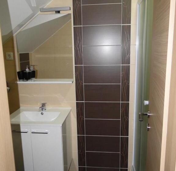 تختخواب و صبحانه Guesthouse Prenočišča širec