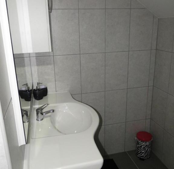 تختخواب و صبحانه Guesthouse Prenočišča širec