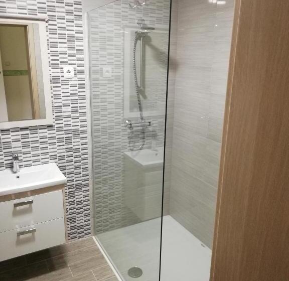 تختخواب و صبحانه Guesthouse Prenočišča širec