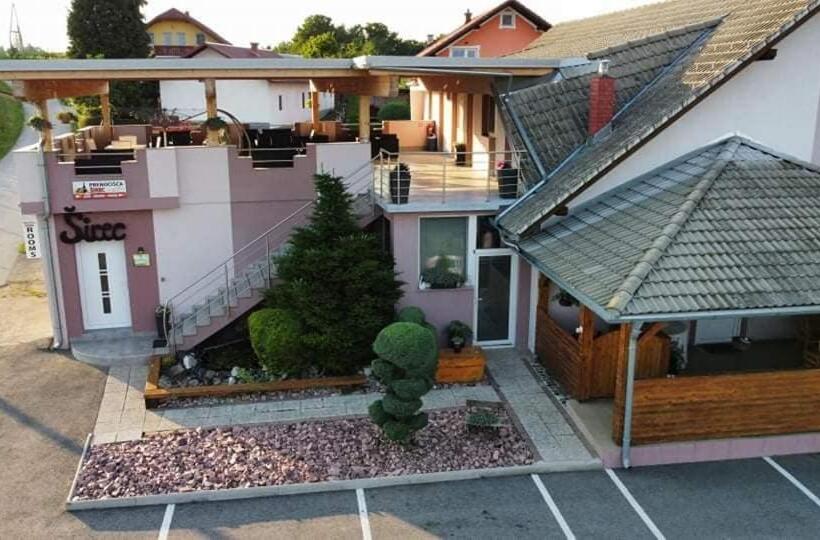 تختخواب و صبحانه Guesthouse Prenočišča širec