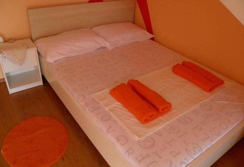 تختخواب و صبحانه Guesthouse Prenočišča širec