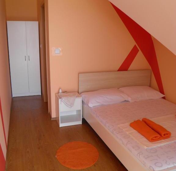 تختخواب و صبحانه Guesthouse Prenočišča širec