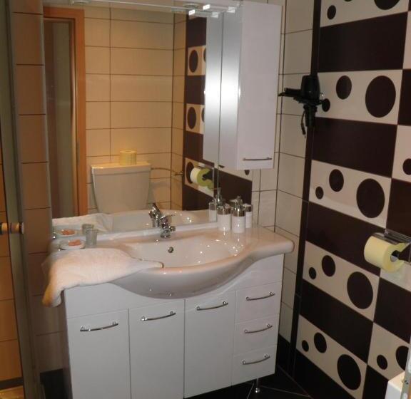 تختخواب و صبحانه Guesthouse Prenočišča širec