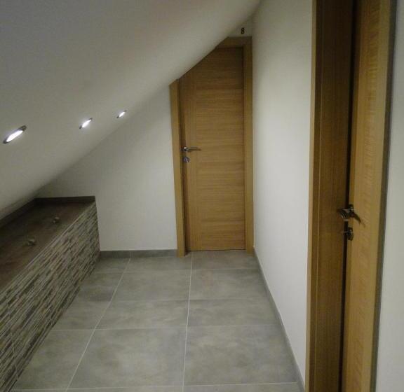 تختخواب و صبحانه Guesthouse Prenočišča širec