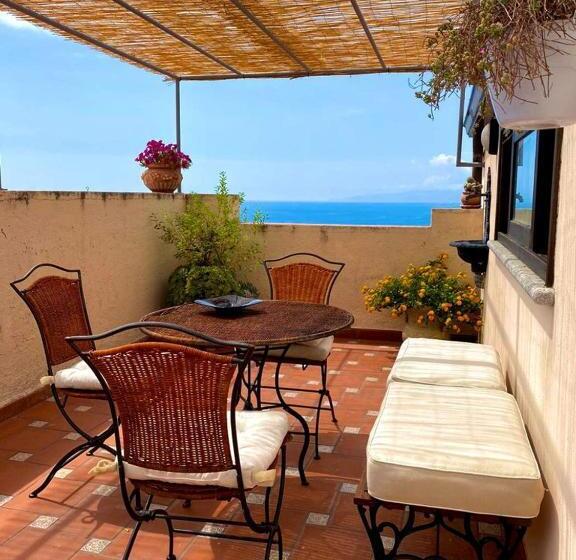 تختخواب و صبحانه La Casa Nel Borgo