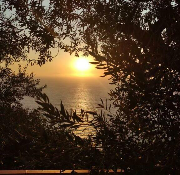 مبيت وإفطار Ambrosio Home