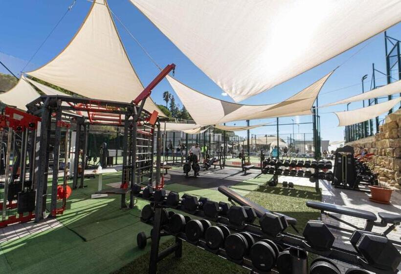 Brand New, Elegant Three Bed Apartment