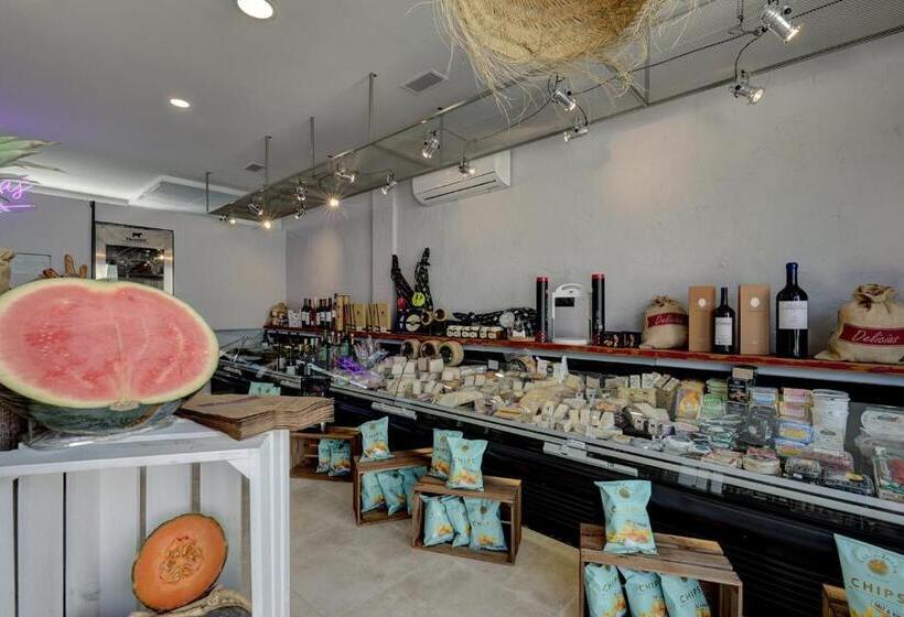 Brand New, Elegant Three Bed Apartment