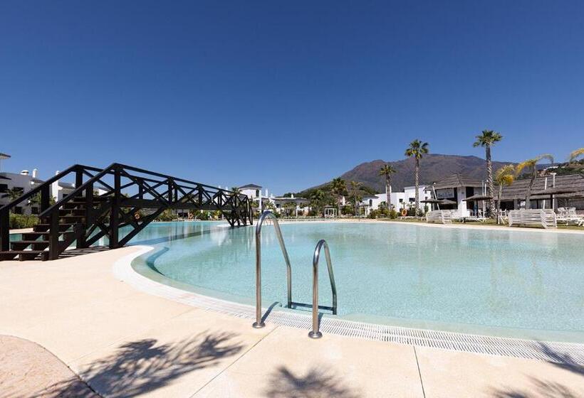 Brand New, Elegant Three Bed Apartment