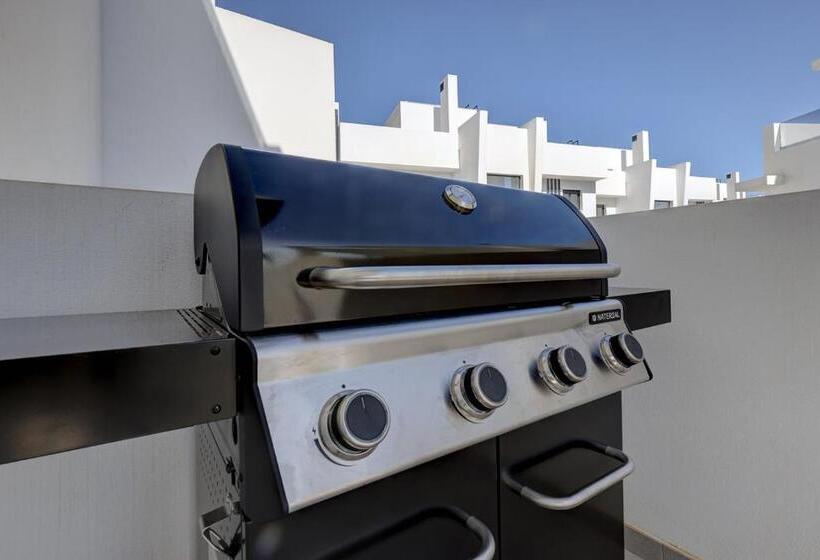 Brand New, Elegant Three Bed Apartment