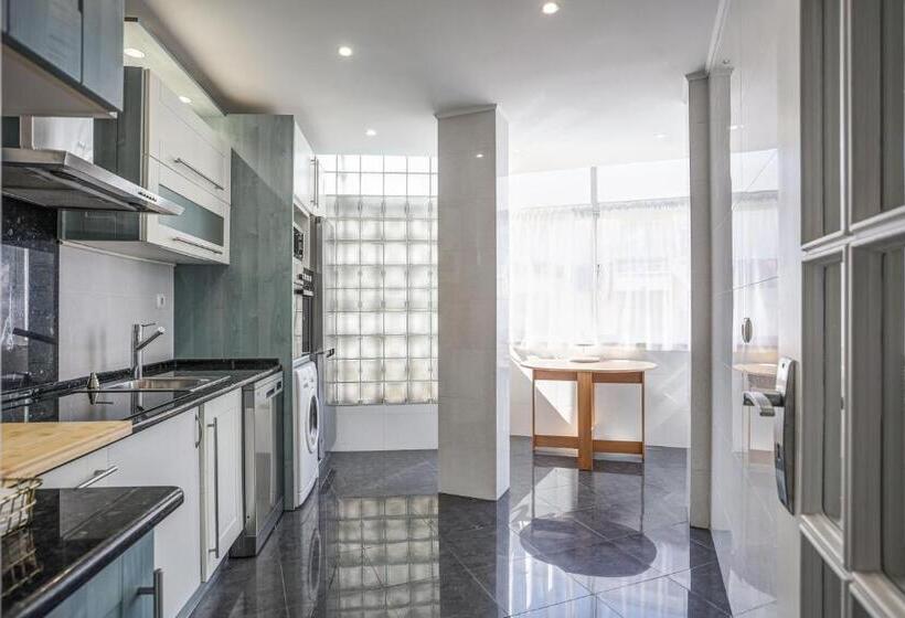 Charming Tm Flat By The Ocean With A View