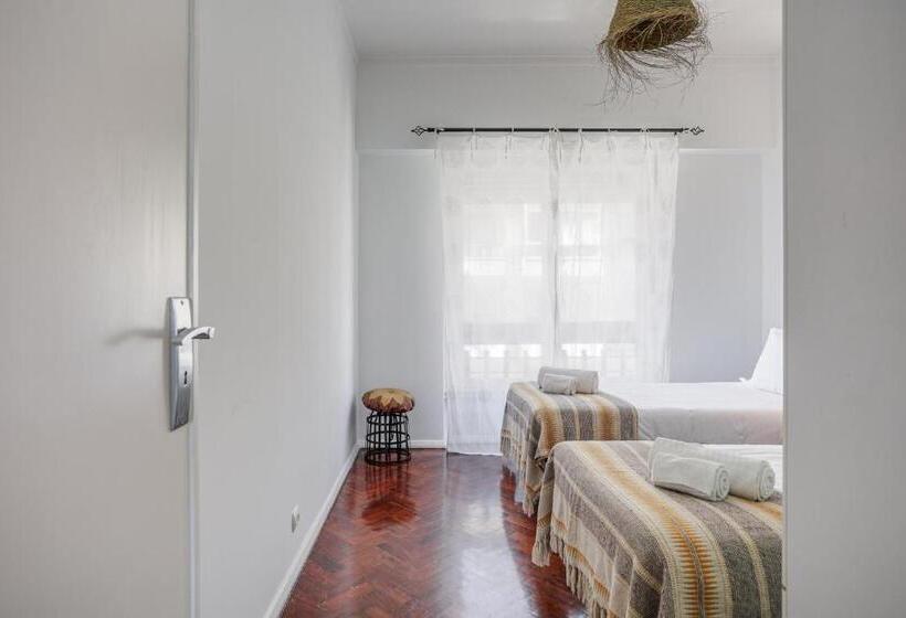 Charming Tm Flat By The Ocean With A View