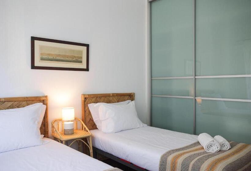 Charming Tm Flat By The Ocean With A View