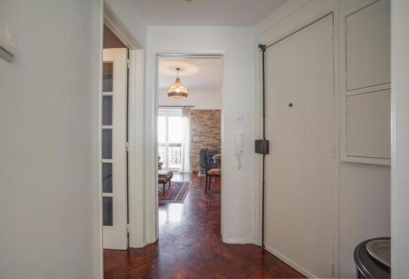 Charming Tm Flat By The Ocean With A View