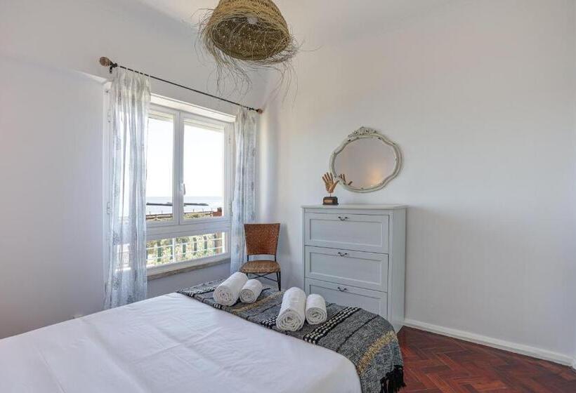 Charming Tm Flat By The Ocean With A View