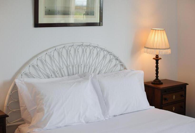 Charming Tm Flat By The Ocean With A View