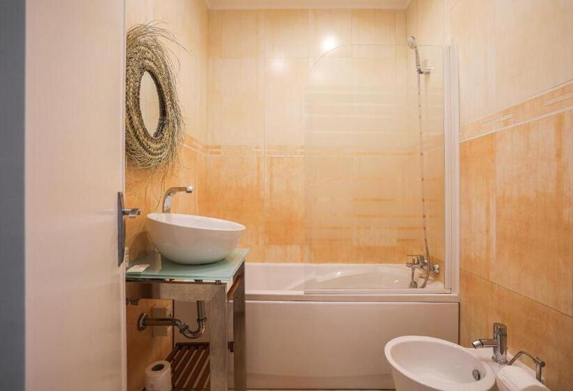 Charming Tm Flat By The Ocean With A View