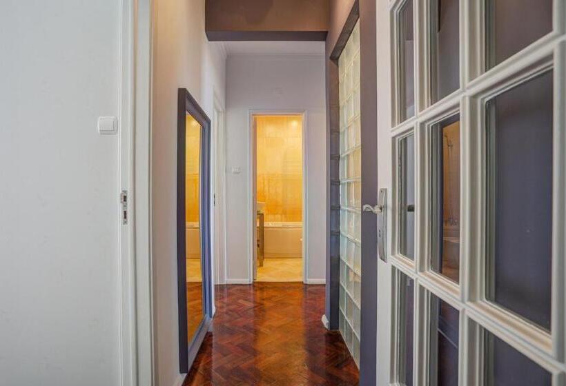 Charming Tm Flat By The Ocean With A View