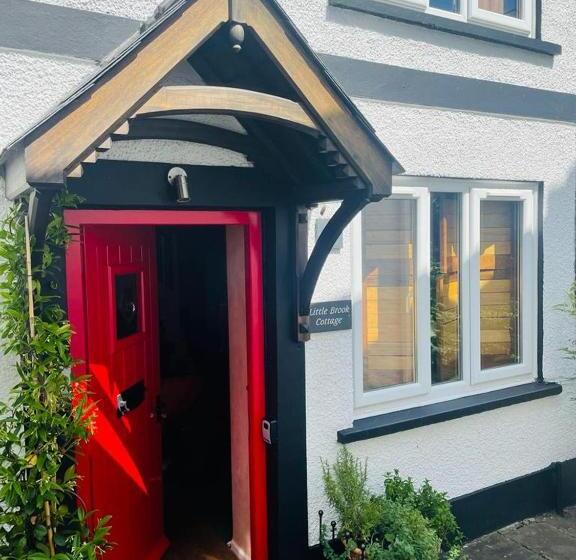 Cosy Holiday Cottage In Crickhowell