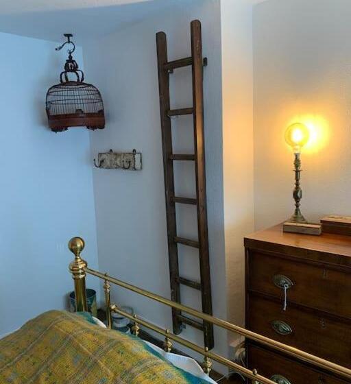 Cosy Holiday Cottage In Crickhowell