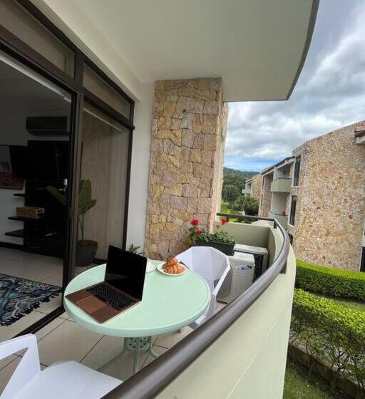 Cr Mariposa Rentals Cozy Retreat With Pool,tennis,gym,free Wifi