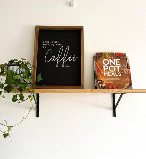 Cr Mariposa Rentals Cozy Retreat With Pool,tennis,gym,free Wifi