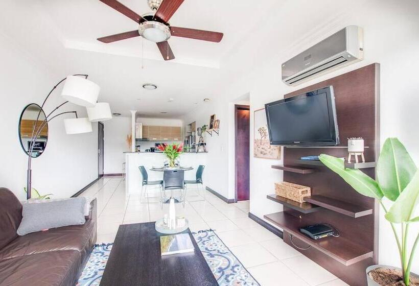 Cr Mariposa Rentals Cozy Retreat With Pool,tennis,gym,free Wifi