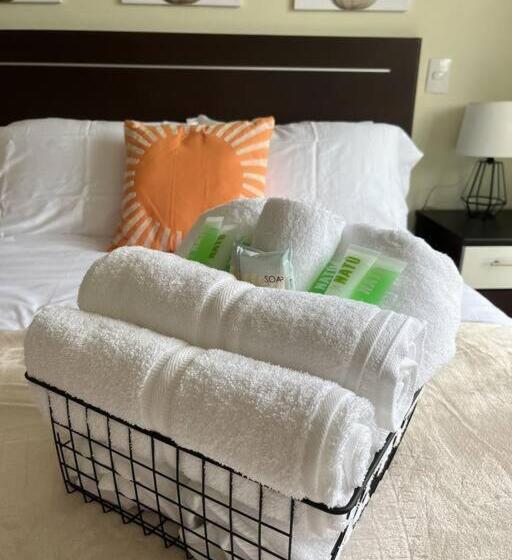 Cr Mariposa Rentals Cozy Retreat With Pool,tennis,gym,free Wifi