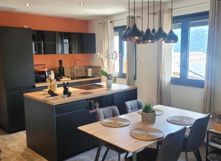 Gîteduruisseau73, Heart Of French Alps Paradiski, Maison Entière 80m2 Au Calme, 2 Chambres 2 Salles