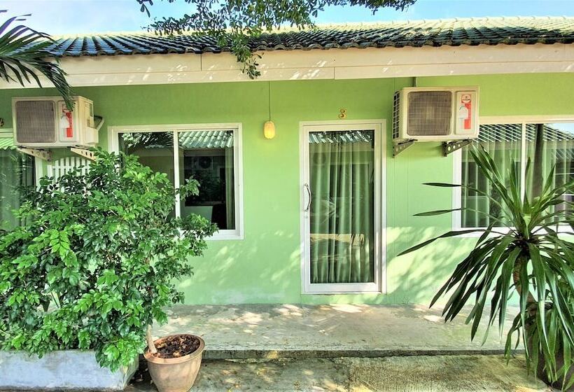 호텔 Chalong Stay Well By Palai Seafood