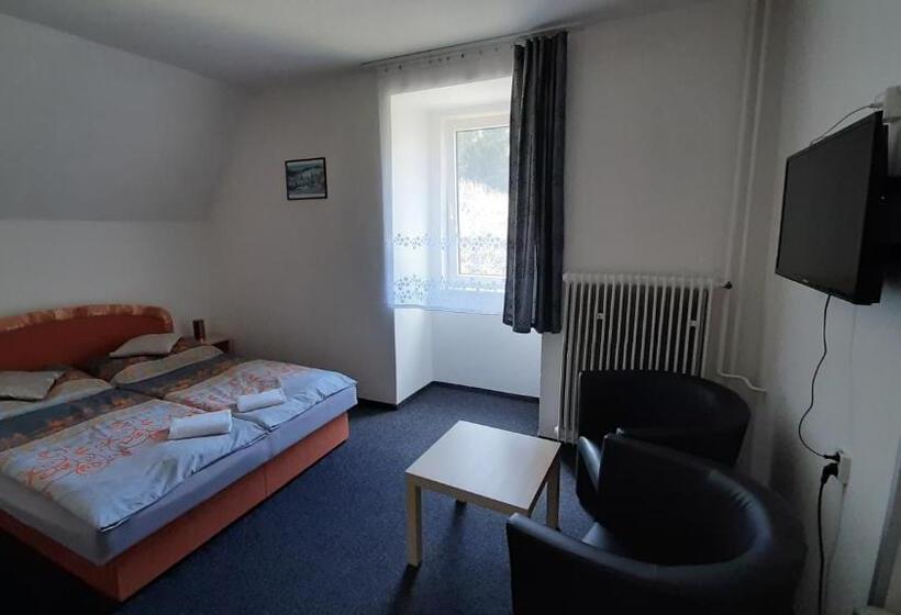 فندق Chata Ořovský