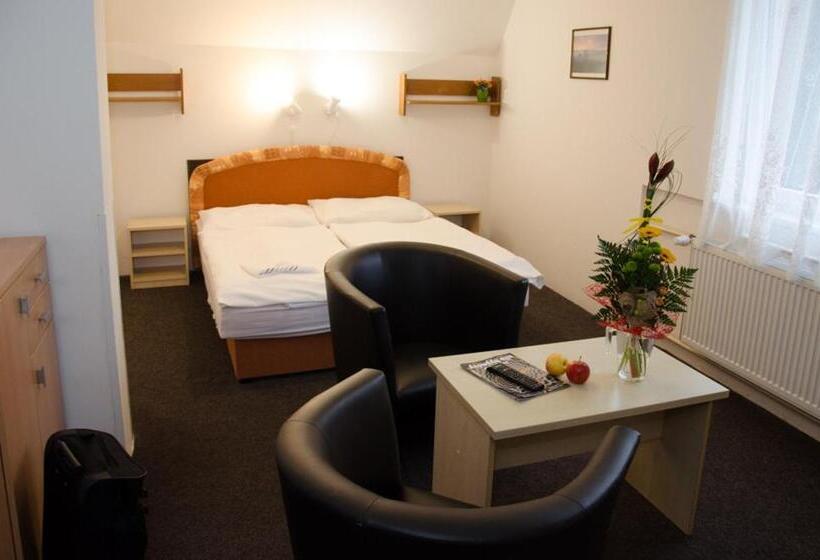 فندق Chata Ořovský