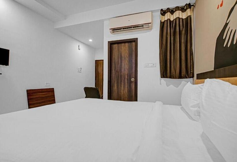 בית מלון כפרי Collection O The Eternity