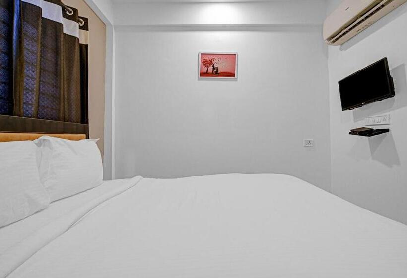 בית מלון כפרי Collection O The Eternity