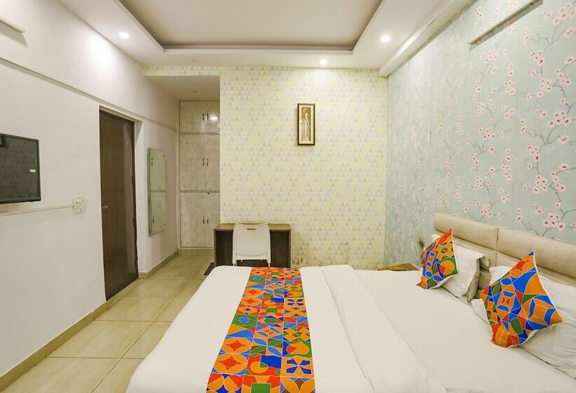 בית מלון כפרי Fabexpress Comfirt Inn