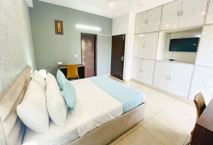 בית מלון כפרי Fabexpress Comfirt Inn